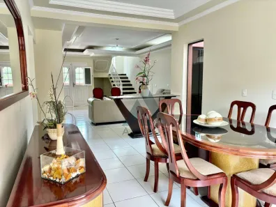 Sobrado com 4 Quartos à venda, 276m² no Jardim Itália, Itapetininga