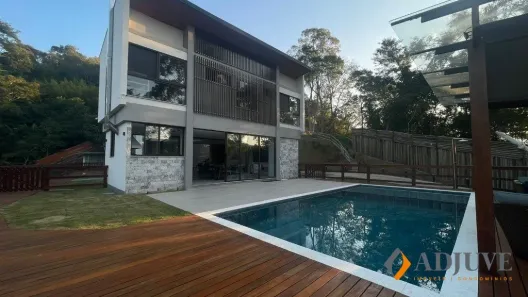 Casa com 4 Quartos à venda, 2985m² no Corrêas, Petrópolis
