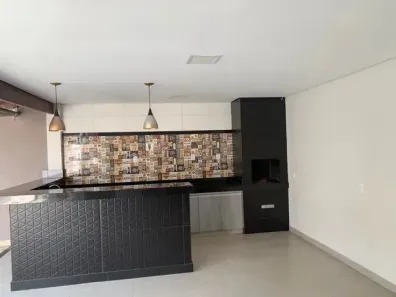 Casa com 3 Quartos à venda, 219m² no Segismundo Pereira, Uberlândia