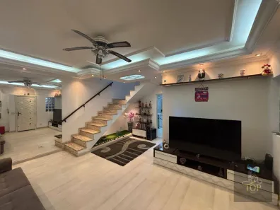 Sobrado com 3 Quartos à venda, 200m² no Parque Jaçatuba, Santo André