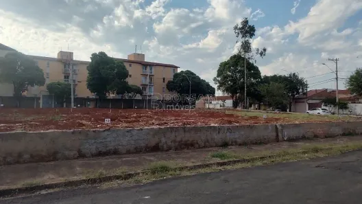 Lote/Terreno à venda, 250m² no Jardim Vitória, Araraquara
