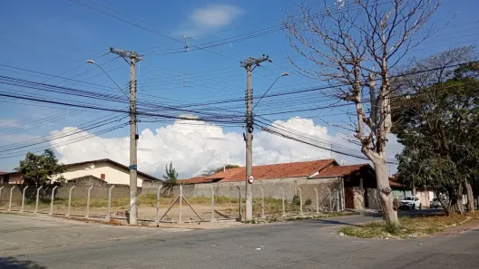 Lote/Terreno à venda, 600m² no Jardim Gurilândia, Taubaté