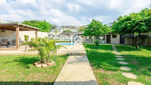 Casa com 5 Quartos à venda, 460m² no Jardim Social, Curitiba