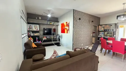 Casa com 4 Quartos à venda, 196m² no Plano Diretor Sul, Palmas