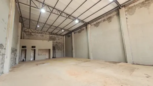 Galpão/Depósito/Armazém para alugar, 250m² no Distrito Industrial, Cuiabá
