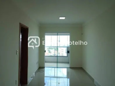 Apartamento com 3 Quartos para alugar, 85m² no Santa Mônica, Uberlândia