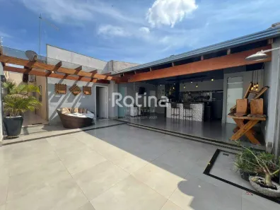Casa com 3 Quartos à venda, 189m² no Jardim Patrícia, Uberlândia