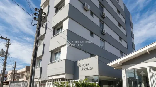 Apartamento com 3 Quartos para alugar, 71m² no Centro, Palhoça