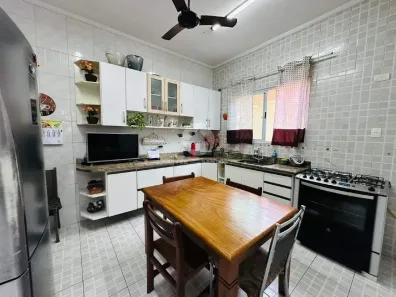 Casa com 3 Quartos à venda, 118m² no Marapé, Santos
