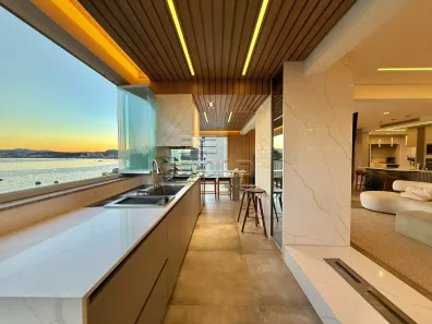 Apartamento com 5 Quartos à venda, 230m² no Abraão, Florianópolis