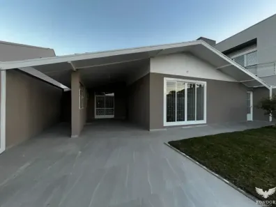 Casa com 3 Quartos para alugar, 220m² no São Braz, Curitiba