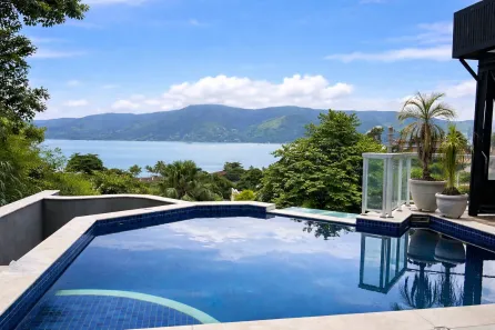Sobrado com 4 Quartos para alugar, 306m² no Praia Deserta, São Sebastião