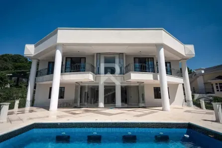 Casa com 5 Quartos à venda, 805m² no São João, Curitiba