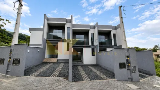 Casa com 2 Quartos para alugar, 86m² no Velha Central, Blumenau