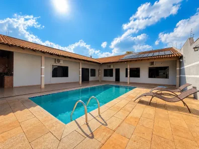 Casa com 3 Quartos à venda, 237m² no Jardim América, Maringá
