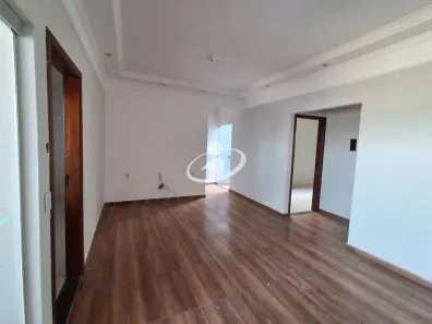 Casa com 3 Quartos para alugar, 90m² no Jardim Europa, Uberlândia