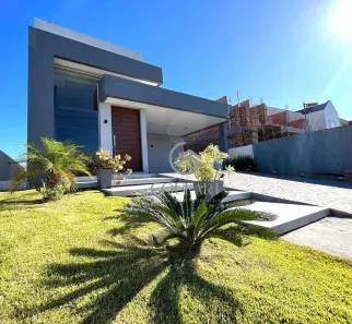 Casa de Condomínio com 3 Quartos à venda, 189m² no Laranjal, Pelotas