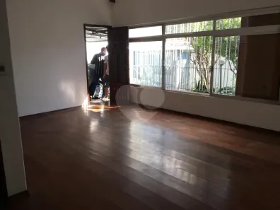 Casa com 3 Quartos para alugar, 280m² no Vila Romero, São Paulo