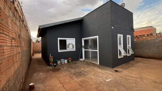 Casa com 2 Quartos à venda, 57m² no Loteamento Antônio Caiado, Uberaba