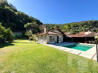 Casa com 3 Quartos à venda, 200m² no Nogueira, Petrópolis