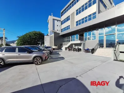 Sala Comercial para alugar, 1047m² no Trindade, Florianópolis