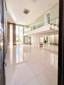 Sobrado com 3 Quartos para alugar, 339m² no Residencial Goiânia Golfe Clube, Goiânia
