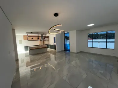 Casa com 4 Quartos para alugar, 180m² no Braúnas, Belo Horizonte