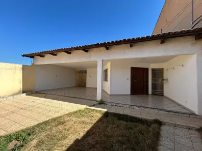 Casa com 3 Quartos à venda, 156m² no Setor Garavelo, Aparecida de Goiânia