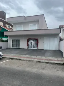 Casa com 3 Quartos à venda, 260m² no Pagani, Palhoça