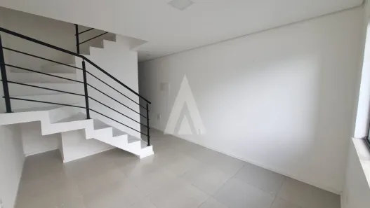 Casa com 2 Quartos para alugar, 57m² no Nova Brasília, Joinville