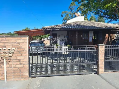 Casa com 3 Quartos para alugar, 100m² no Itacolomi, Balneário Piçarras