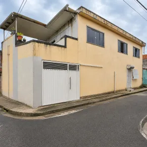 Casa com 3 Quartos à venda, 210m² no Cabanagem, Belém
