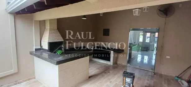 Sobrado com 2 Quartos para alugar, 120m² no Residencial Veneza, Londrina