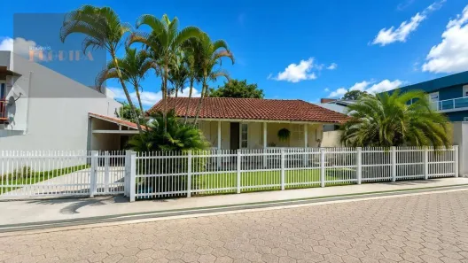 Casa com 3 Quartos à venda, 190m² no Campeche, Florianópolis