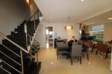 Casa de Condomínio com 5 Quartos à venda, 330m² no Fazendinha, Curitiba