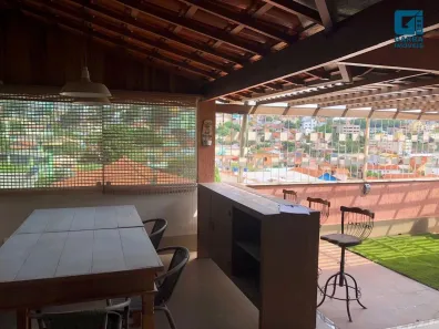 Casa com 4 Quartos para alugar, 180m² no Santa Cruz, Belo Horizonte