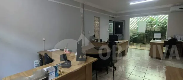 Casa com 3 Quartos à venda, 266m² no Umuarama, Uberlândia