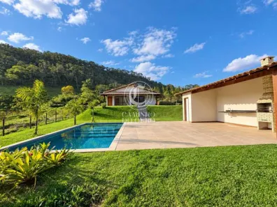 Casa com 3 Quartos para alugar, 250m² no Pedro do Rio, Petrópolis