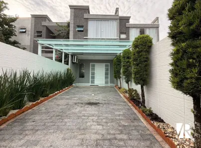 Sobrado com 3 Quartos à venda, 117m² no Santa Regina, Camboriú