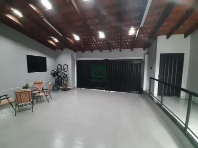 Casa com 4 Quartos para alugar, 250m² no Santa Mônica, Uberlândia