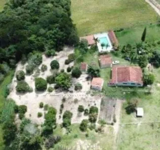 Fazenda/Sítio com 3 Quartos à venda, 600m² no Centro, Itapetininga