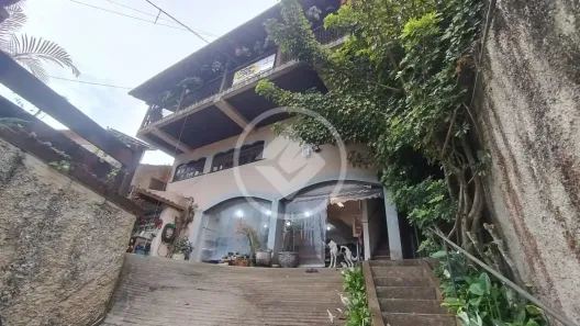 Casa com 10 Quartos para alugar, 605m² no Agriões, Teresópolis