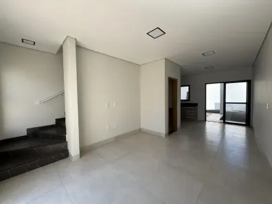 Sobrado com 3 Quartos à venda, 150m² no Novo Mundo, Uberlândia