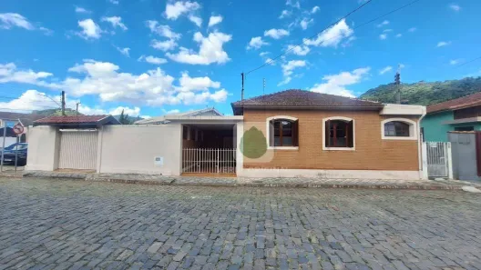 Casa com 3 Quartos à venda, 199m² no Jardim dos Cisnes, São Bento do Sapucaí