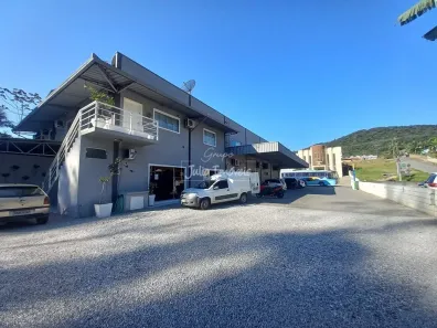 Casa com 4 Quartos para alugar, 250m² no Santa Luzia, Brusque