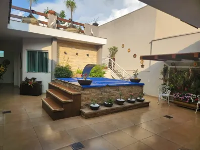 Casa com 3 Quartos à venda, 700m² no Planalto, Uberlândia