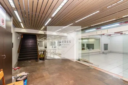 Prédio Comercial para alugar, 1070m² no Petrópolis, Porto Alegre