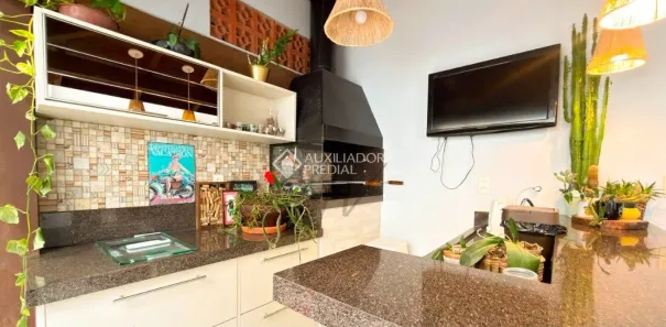 Sobrado com 2 Quartos à venda, 130m² no Madri, Palhoça