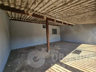 Casa com 2 Quartos para alugar, 60m² no Nossa Senhora das Graças, Uberlândia