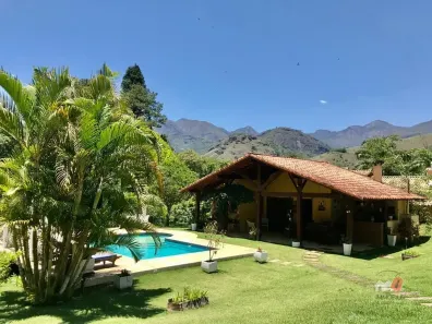 Casa com 6 Quartos à venda, 400m² no Cuiabá, Petrópolis